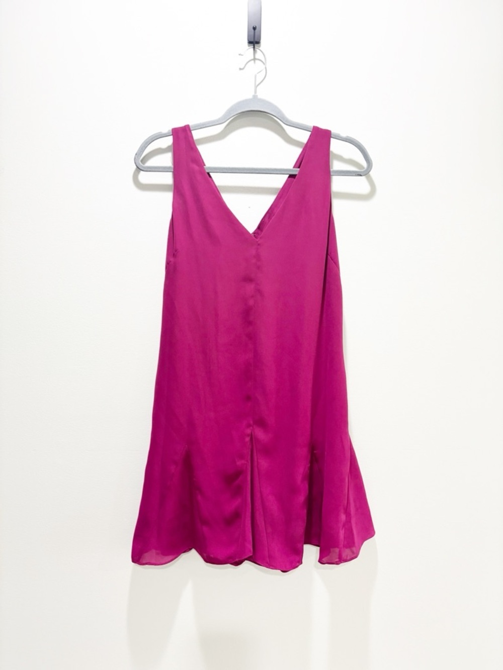 Parker Women’s Fuchsia V-Neck Mini Dress Back Waist Tie Size Small Chic